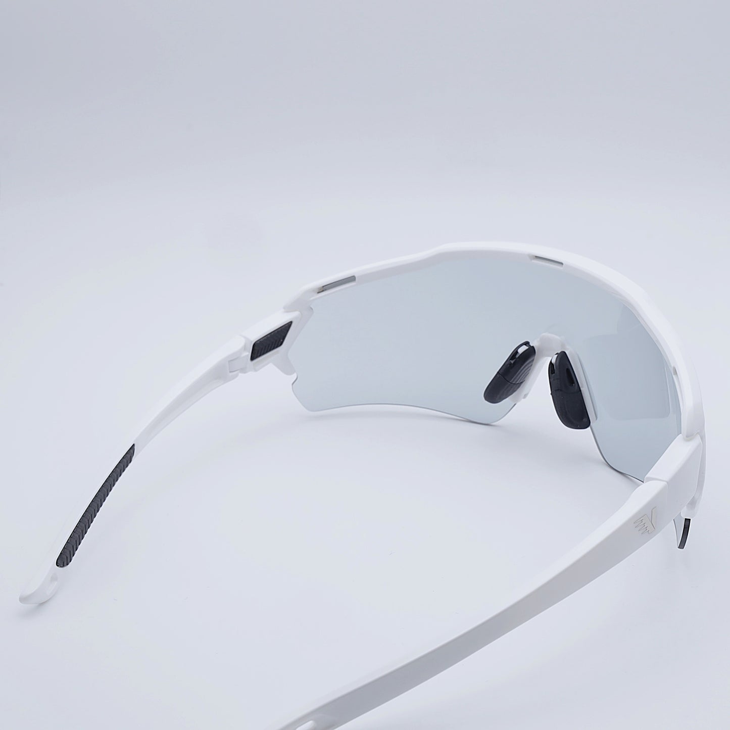 Vue - Pearl White - Photochrome 2.0 Lens